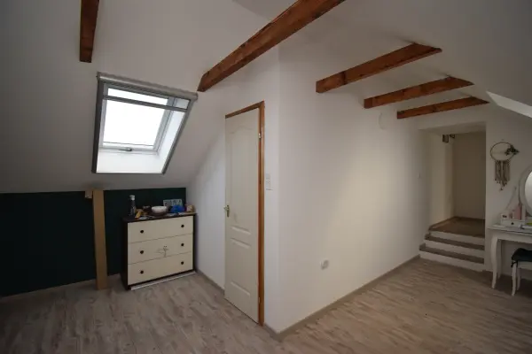 Eladó családi ház, Nagykőrös 1+4 szoba 150 m² 66.9 M Ft