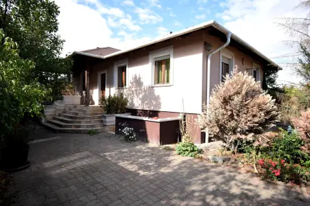 Eladó családi ház, Szigetszentmiklós 1+3 szoba 92 m² 99.9 M Ft