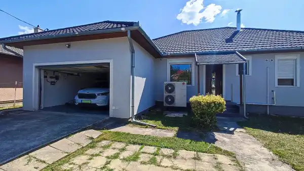 Eladó családi ház, Szigetszentmiklós 6 szoba 175 m² 139.9 M Ft