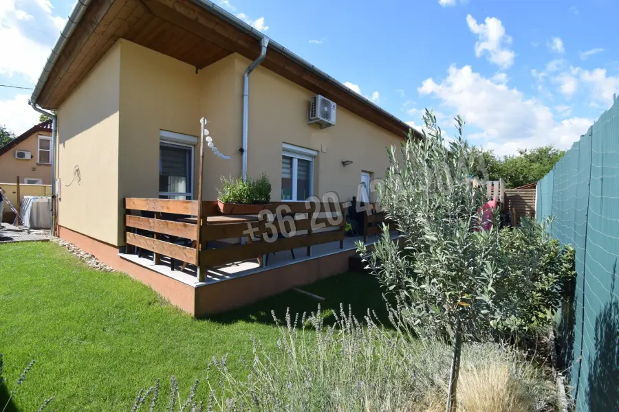 eladó újszerű ikerház, Szigetszentmiklós