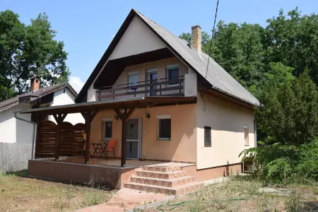 Kiadó családi ház, Szigetszentmiklós 1+3 szoba 65 m² 300 E Ft/hó